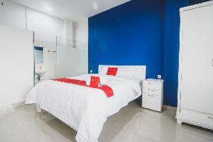 RedDoorz Plus near Living Plaza Jababeka photo 3