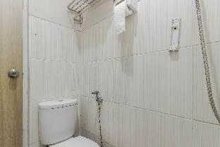 RedDoorz Plus near Lippo Cikarang Mall photo 4