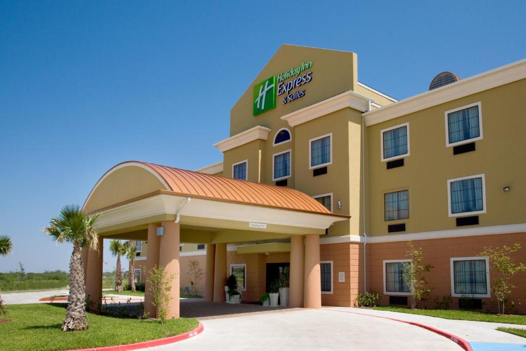 Holiday Inn Express & Suites Kingsville, an IHG Hotel image