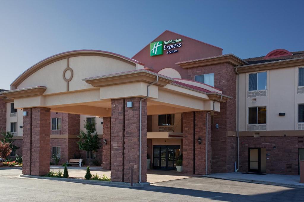 Holiday Inn Express & Suites Kanab, an IHG Hotel image