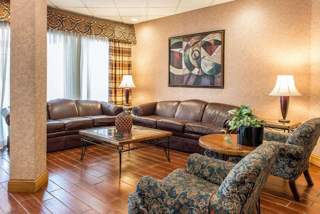 Quality Inn & Conference Center - Springfield photo 4