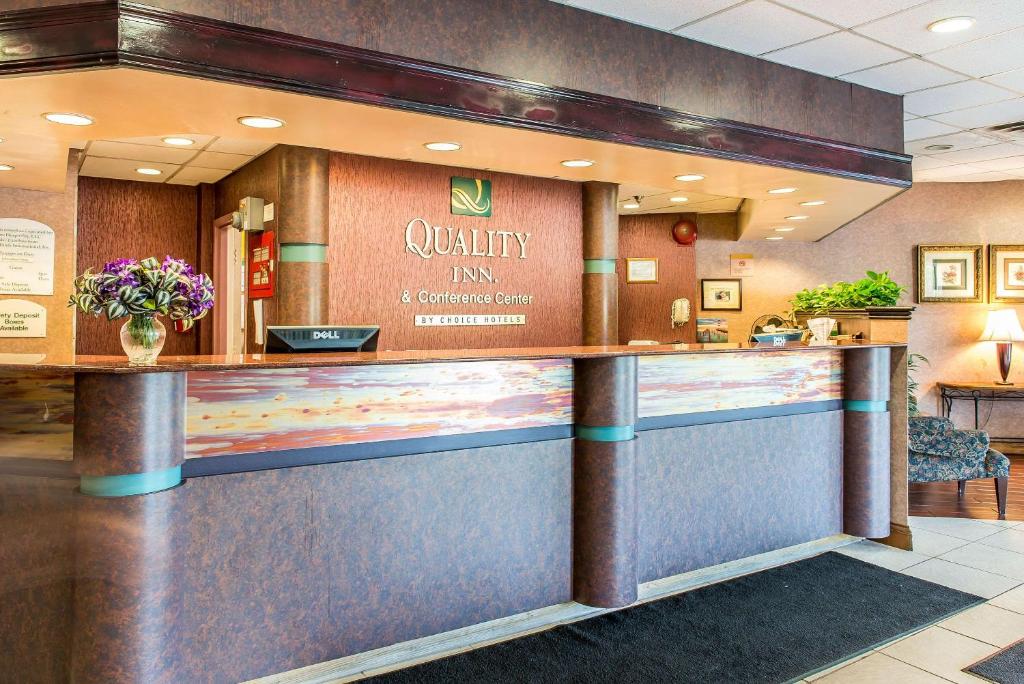Quality Inn & Conference Center - Springfield photo 3