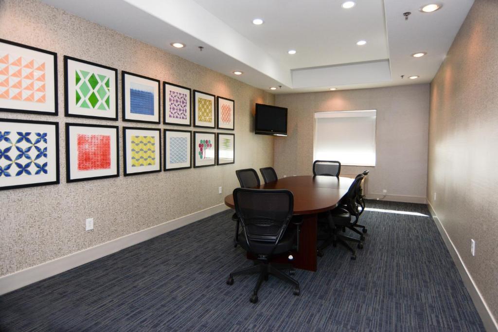 Holiday Inn Express Rolla, an IHG Hotel photo 4
