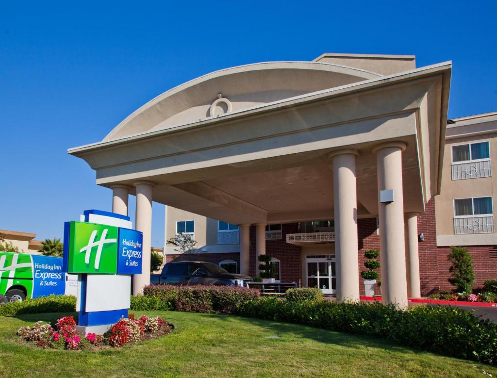 Holiday Inn Express & Suites Sacramento NE Cal Expo, an IHG Hotel image