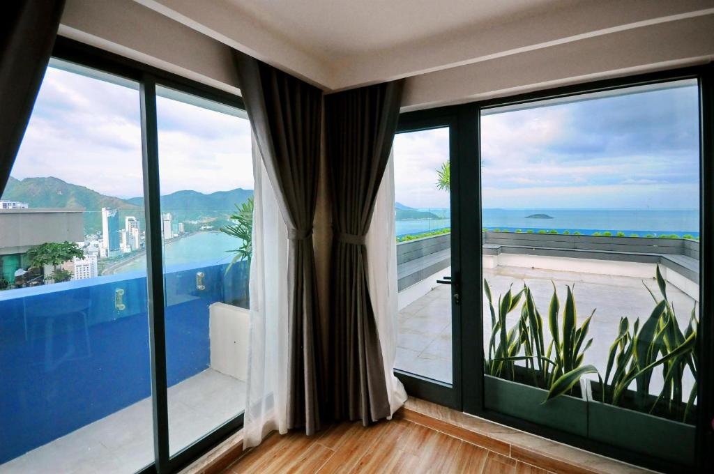 Двухместный (Номер с кроватью размера «king-size» и видом на море), ANRIZON HOTEL NHA TRANG