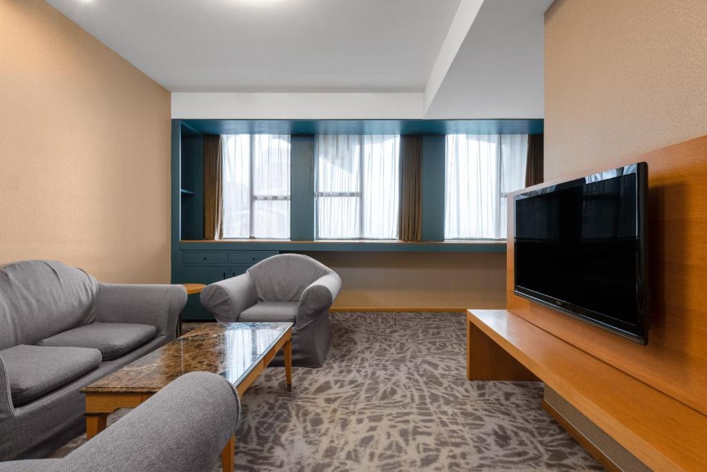 Сьюит (Стандартный двухместный люкс с 1 кроватью), Holiday Inn Express Beijing Minzuyuan