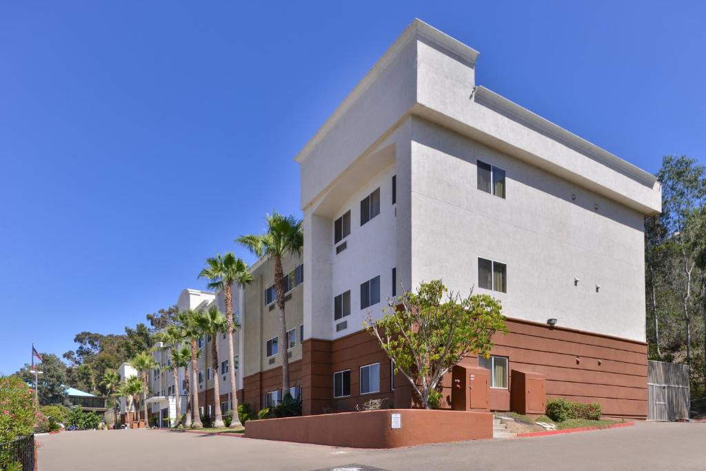 Candlewood Suites San Diego, an IHG Hotel image