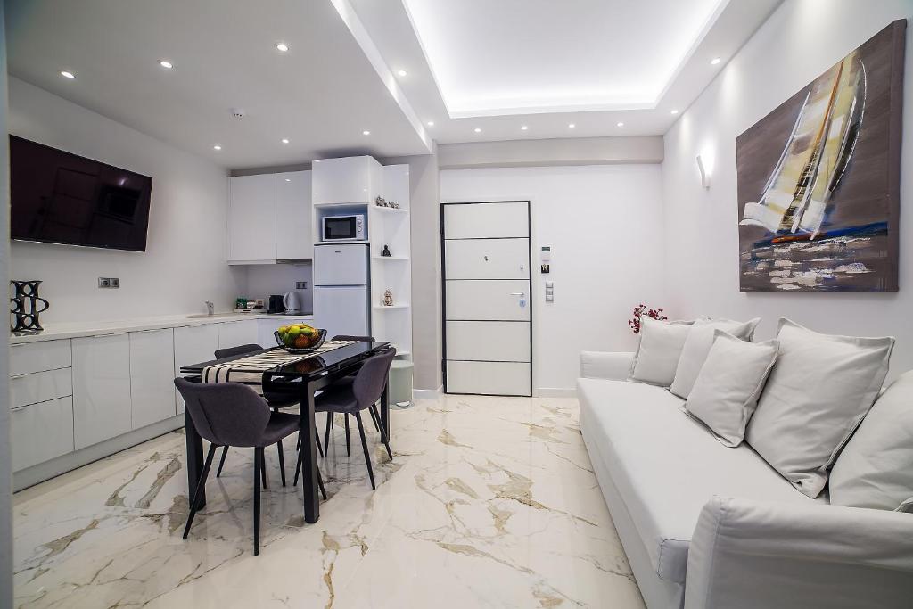Amazing apartment in Glyfada center - Tap to explore photos