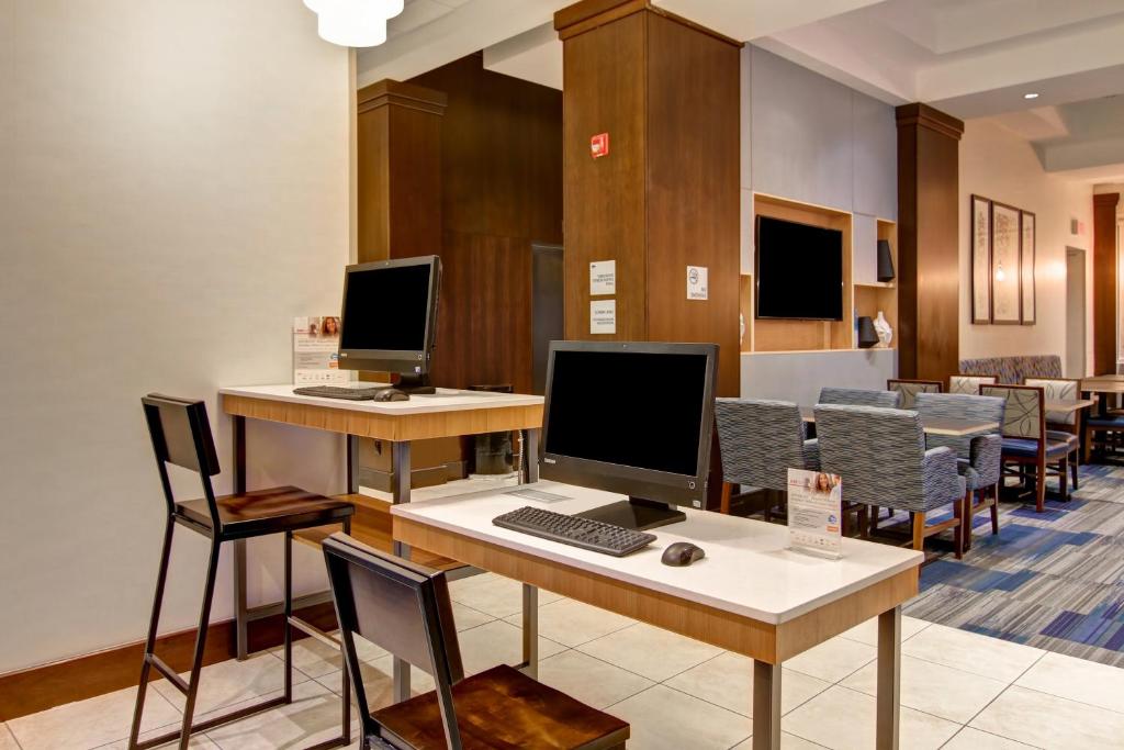 Holiday Inn Express Hotel & Suites Toronto - Markham, an IHG Hotel photo 3