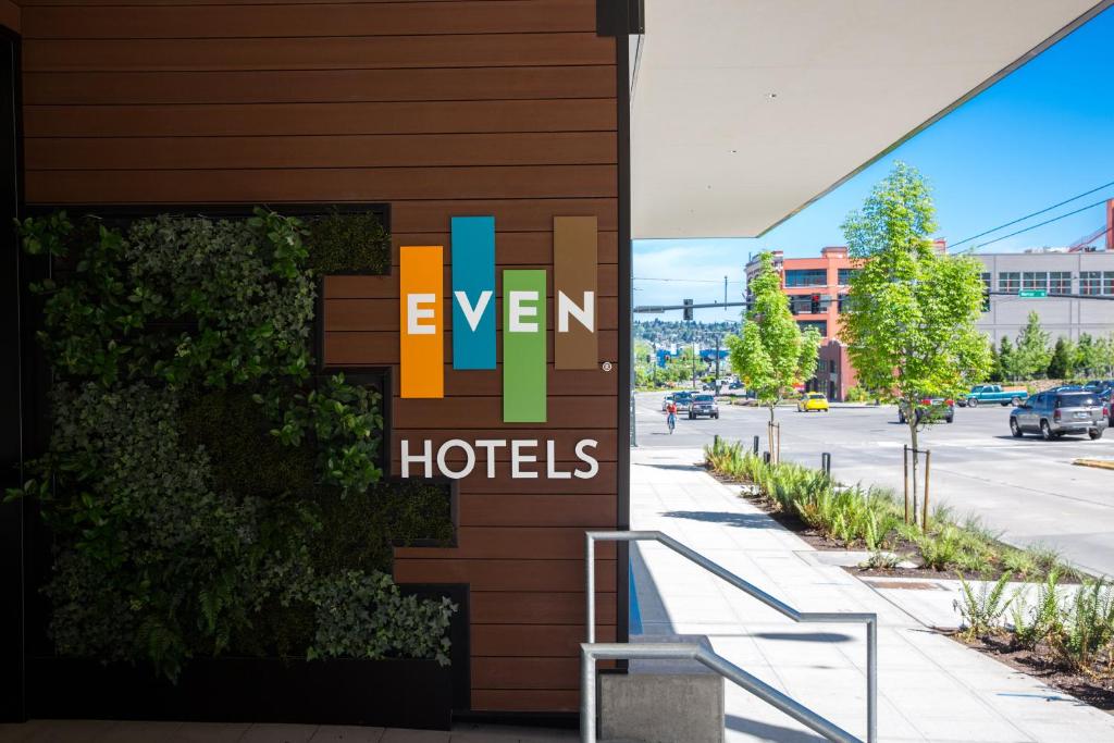 EVEN Hotel Seattle Downtown - Lake Union, an IHG Hotel image