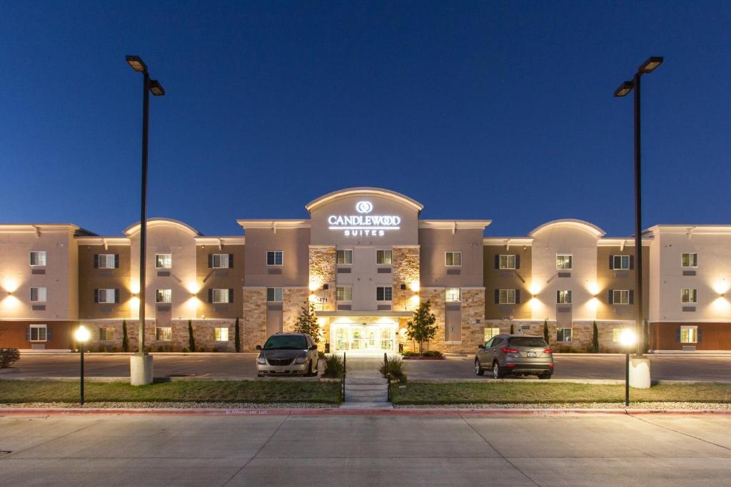 Candlewood Suites New Braunfels, an IHG Hotel photo 1