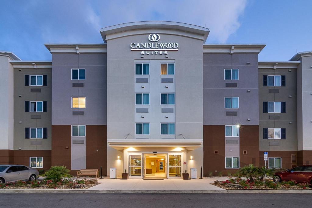 Candlewood Suites Pensacola - University Area, an IHG Hotel image