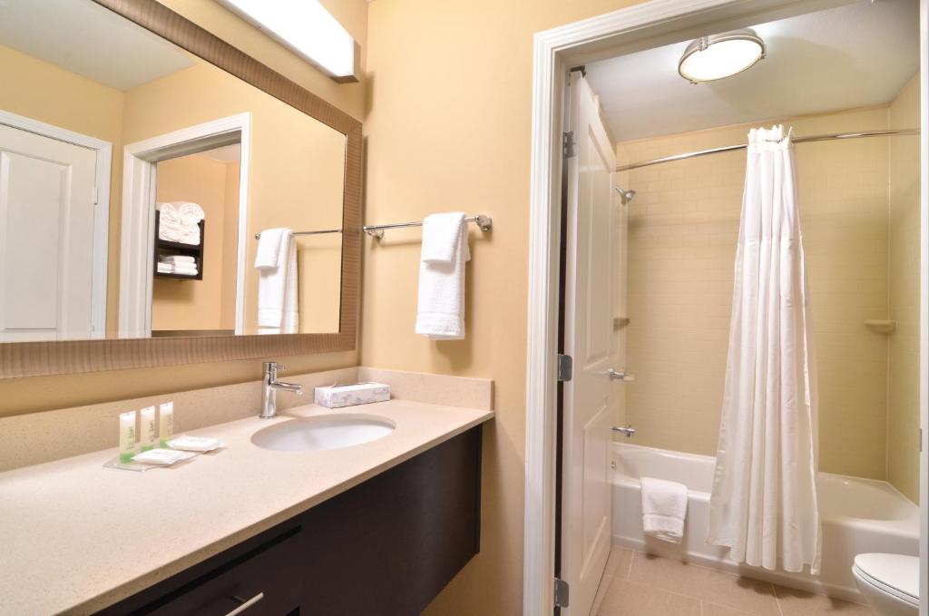 Staybridge Suites Tomball, an IHG Hotel photo 2