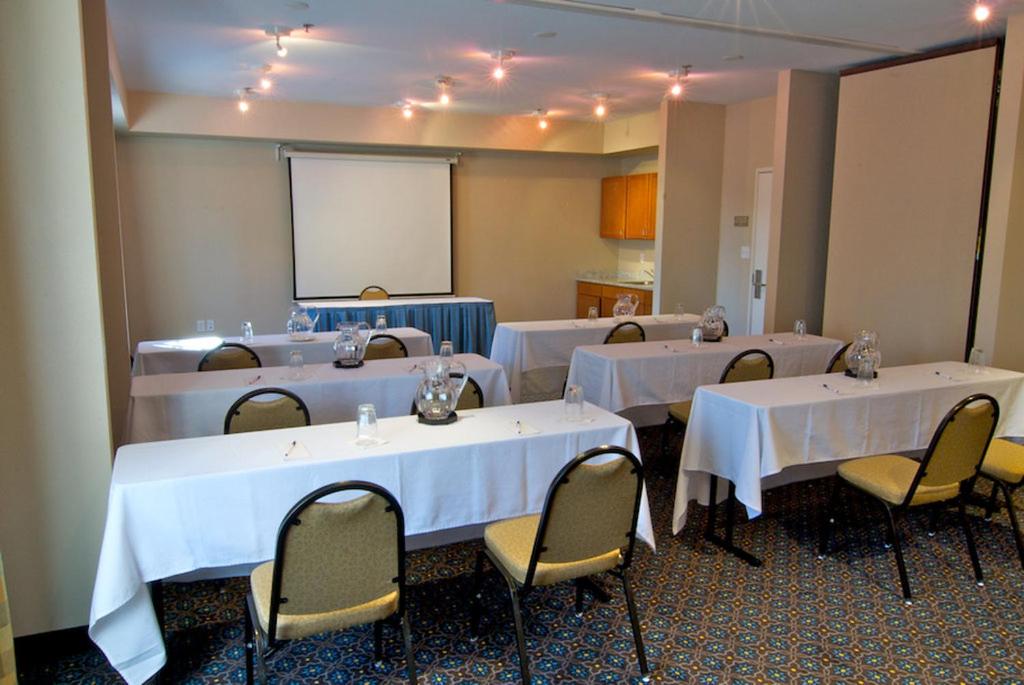 Candlewood Suites Dallas Fort Worth South, an IHG Hotel photo 3