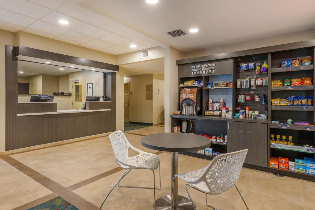 Candlewood Suites Fort Myers/Sanibel Gateway, an IHG Hotel photo 1