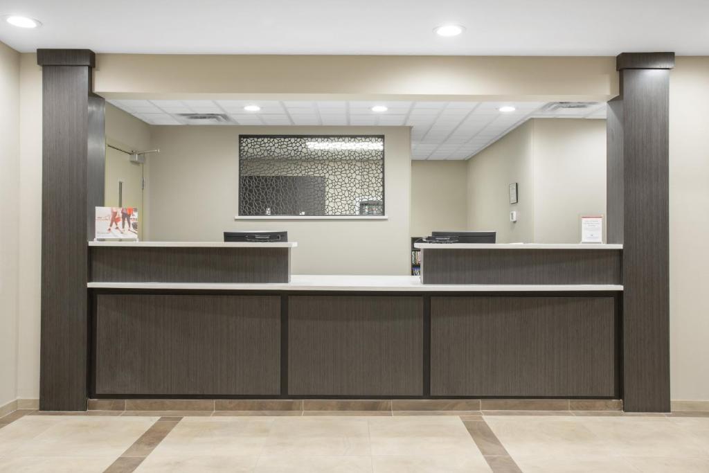 Candlewood Suites Pueblo, an IHG Hotel photo 3