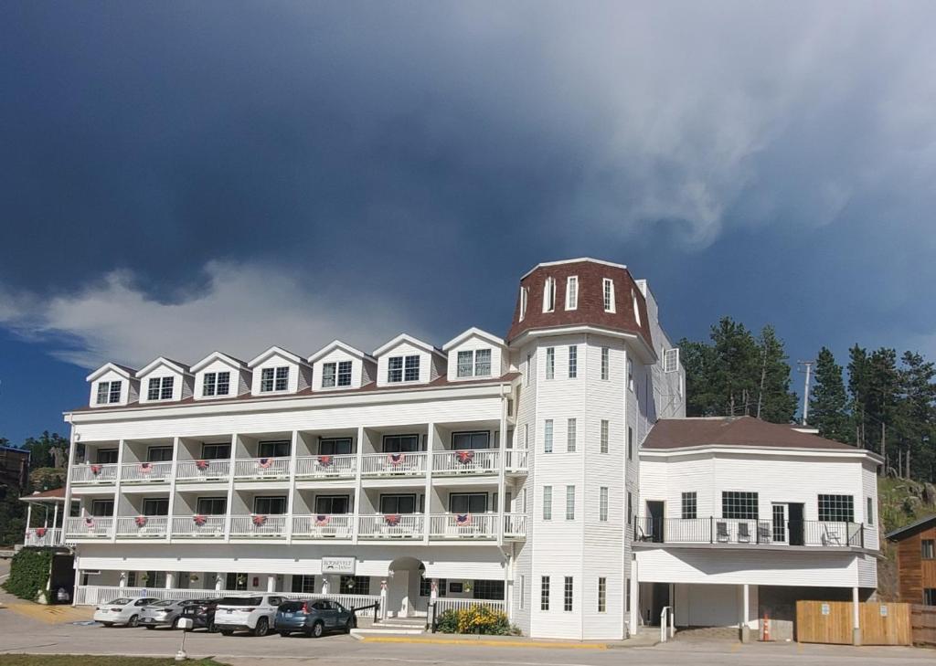 Roosevelt Inn Mount Rushmore image