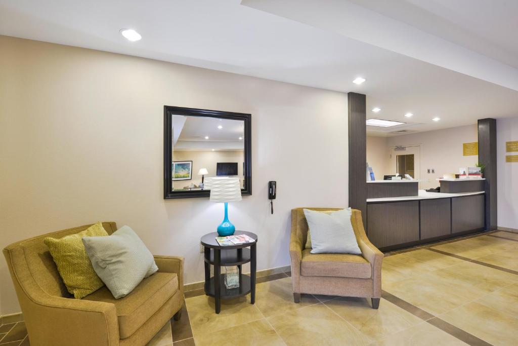 Candlewood Suites Harrisburg-Hershey, an IHG Hotel photo 4