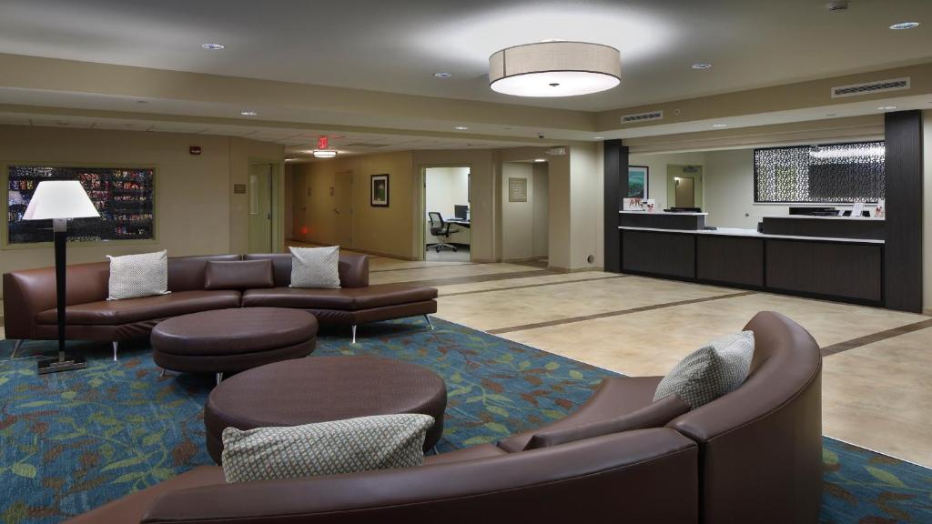 Candlewood Suites - Newark South - University Area, an IHG Hotel photo 3