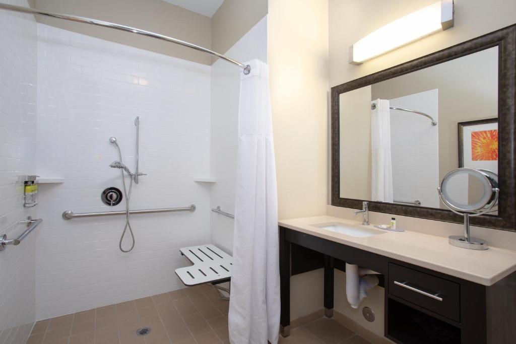 Staybridge Suites Denver South - Highlands Ranch, an IHG Hotel photo 2