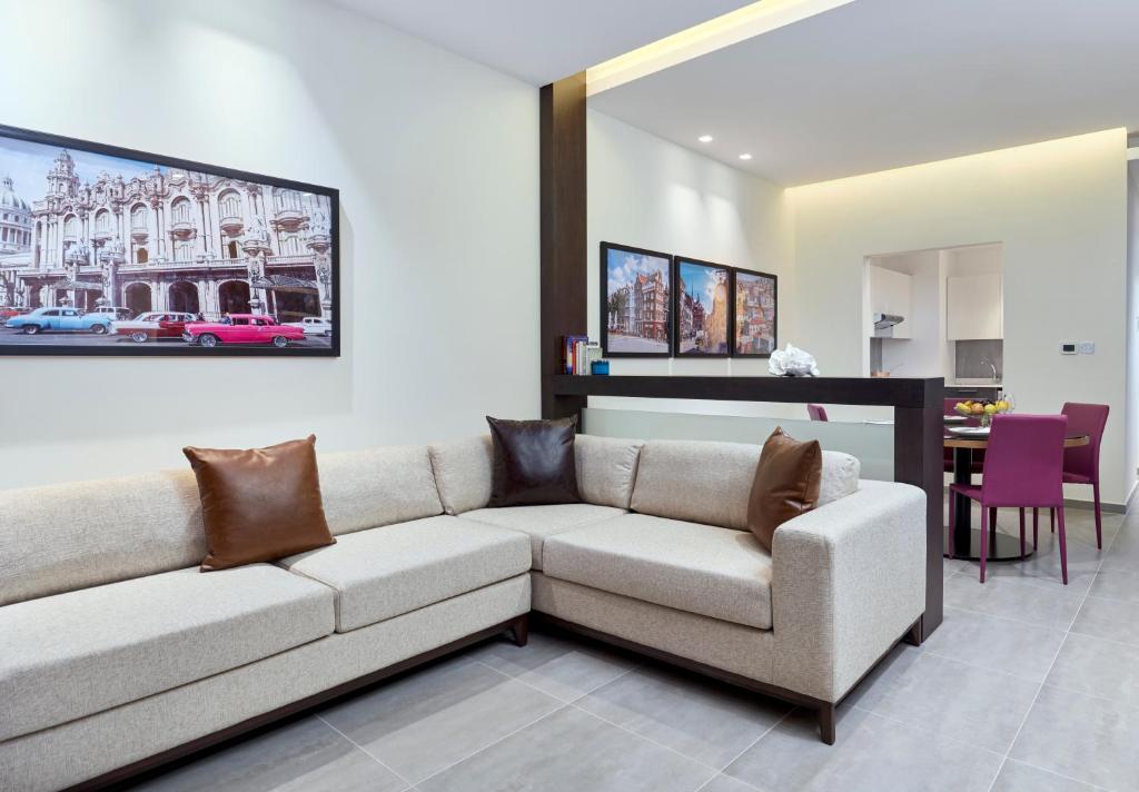 Сьюит (Люкс с 1 спальней и видом на город), Staybridge Suites - Doha Lusail