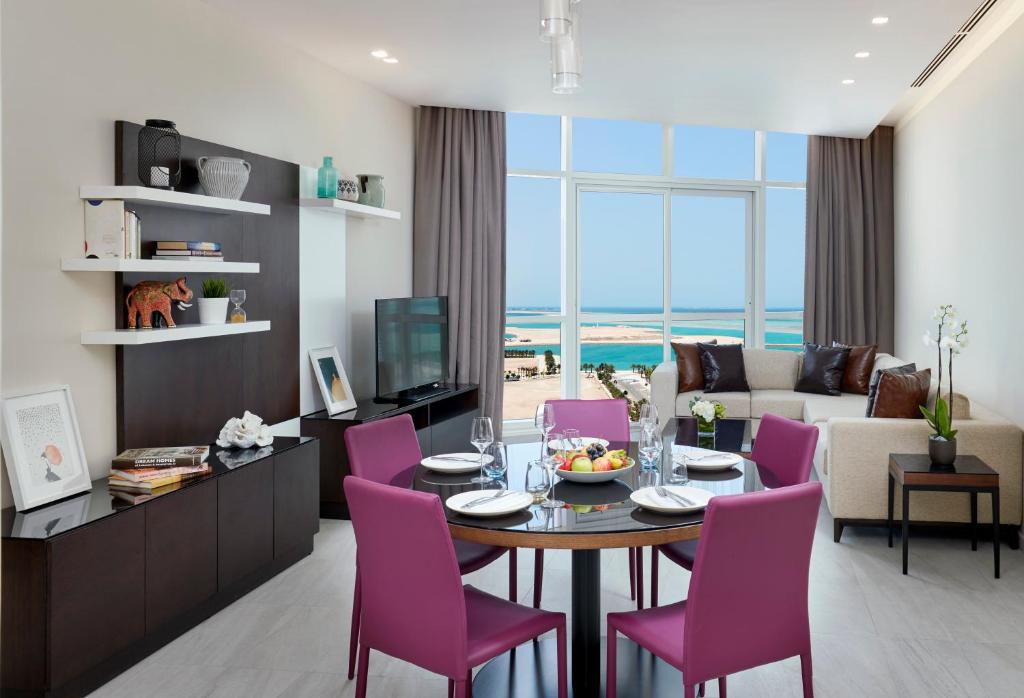 Сьюит (Люкс с 2 спальнями, вид на море), Staybridge Suites - Doha Lusail