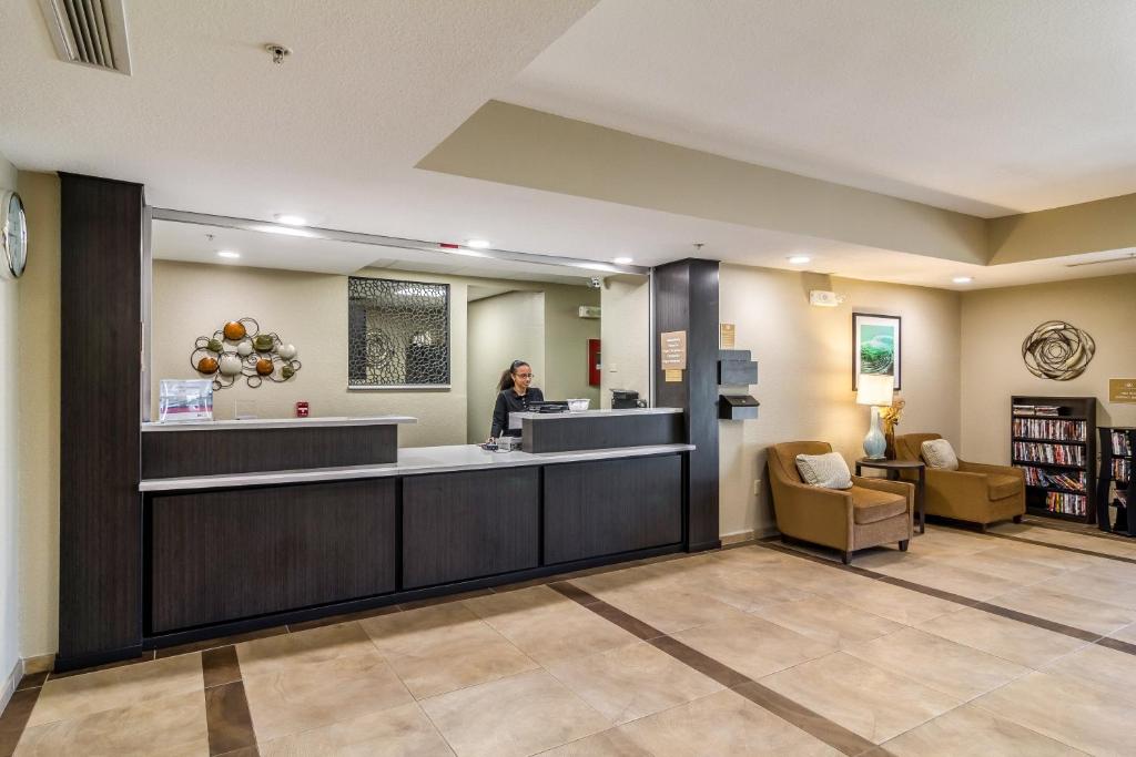 Candlewood Suites Jacksonville East Merril Road, an IHG Hotel photo 2