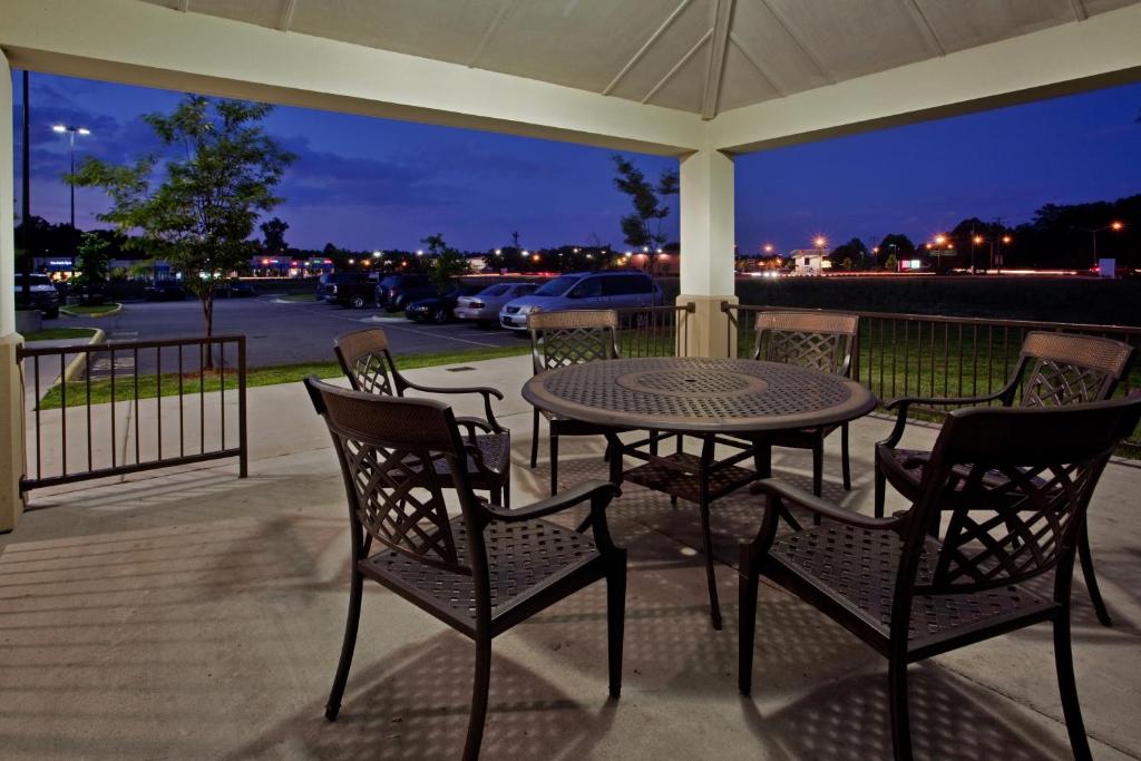 Candlewood Suites Chesapeake-Suffolk, an IHG Hotel photo 1
