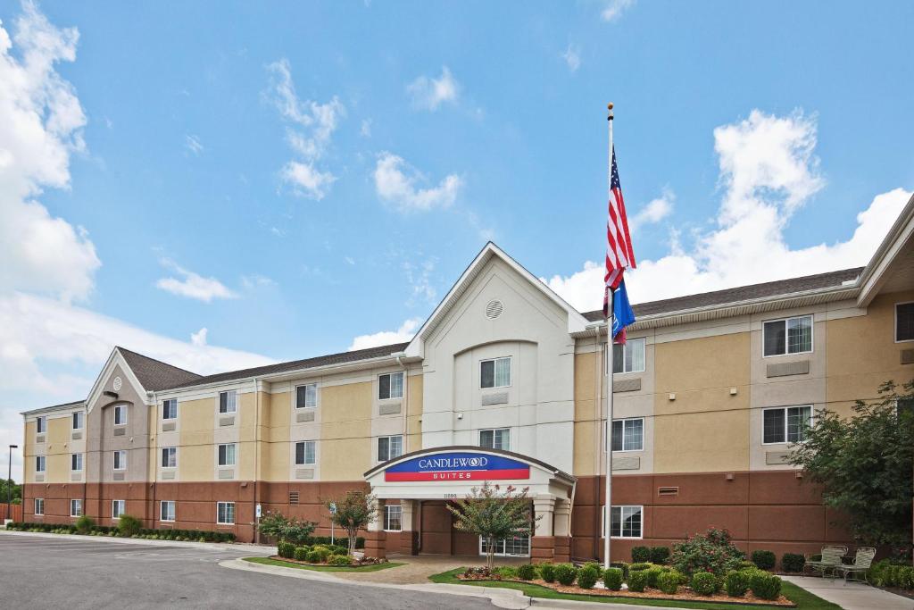 Candlewood Suites Owasso, an IHG Hotel photo 3