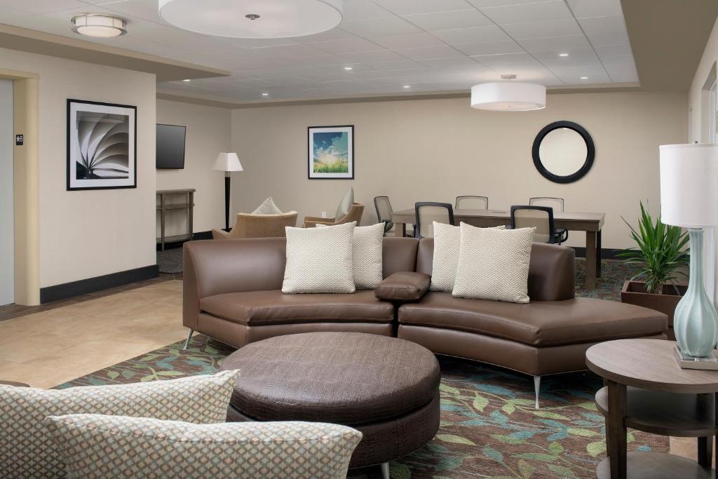 Candlewood Suites Alexandria West, an IHG Hotel photo 2