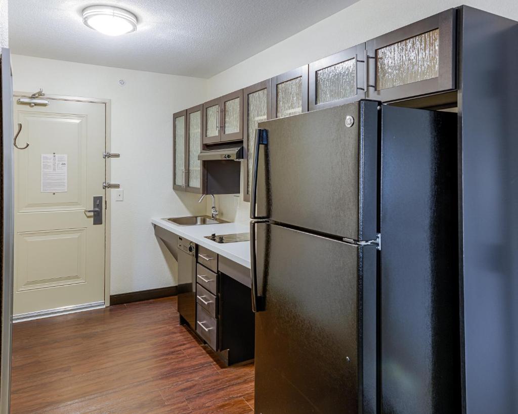 Candlewood Suites Lakeville I-35, an IHG Hotel photo 4