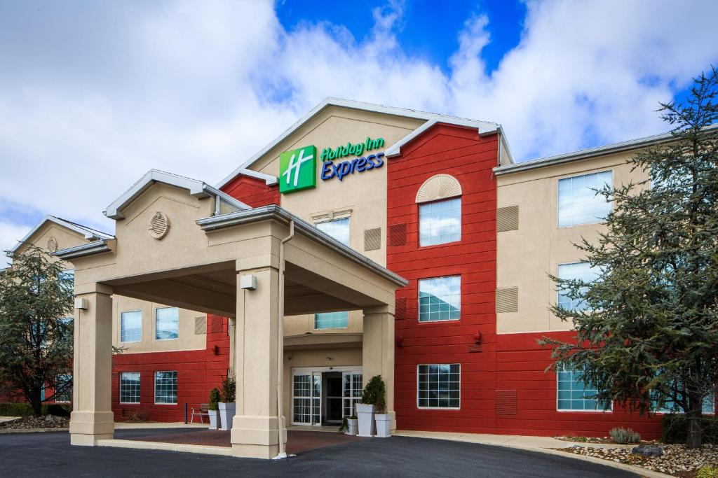 Holiday Inn Express And Suites Reading, an IHG Hotel image
