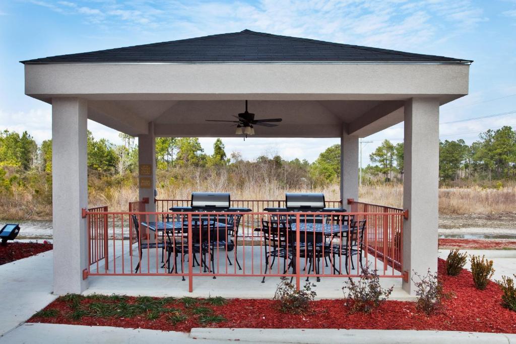 Candlewood Suites Slidell Northshore, an IHG Hotel photo 3