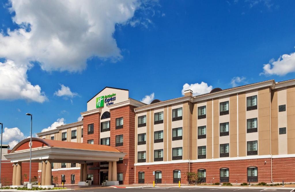 Holiday Inn Express & Suites Glenpool-Tulsa South, an IHG Hotel image
