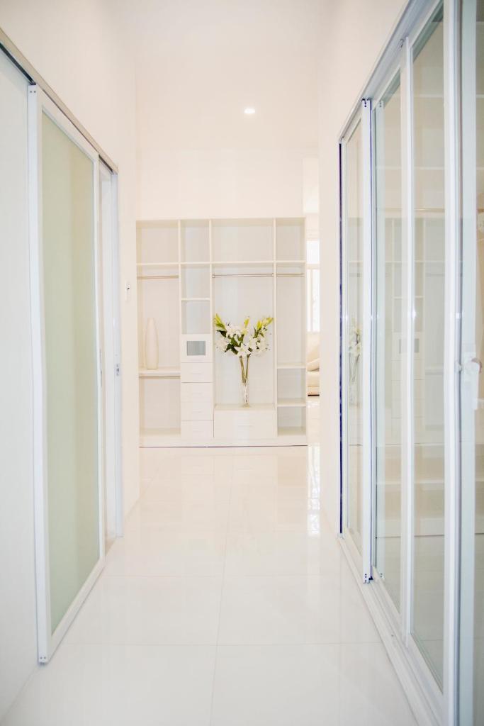 MIDMOST Villa Hotel photo 3