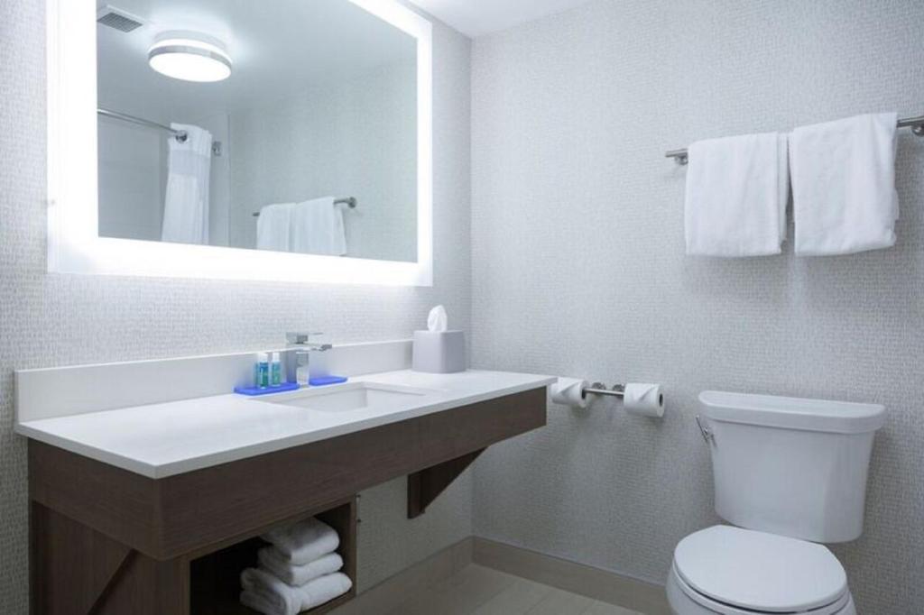 Holiday Inn Express Hotel & Suites Charlottetown, an IHG Hotel photo 4
