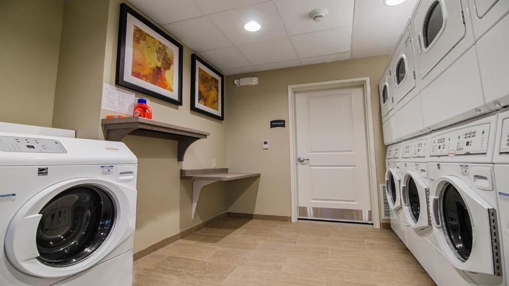 Staybridge Suites Marquette, an IHG Hotel photo 4