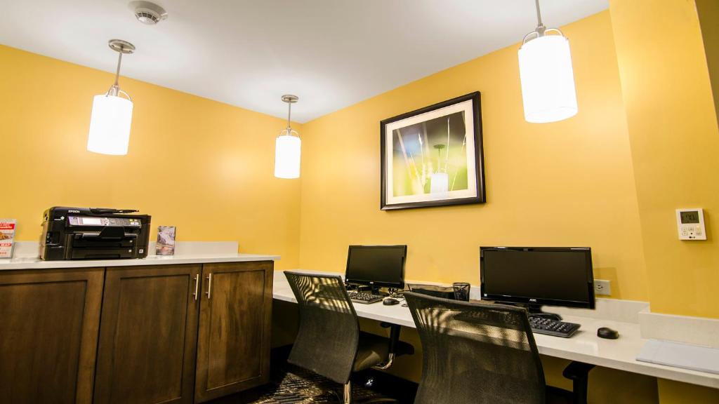 Staybridge Suites Marquette, an IHG Hotel photo 3