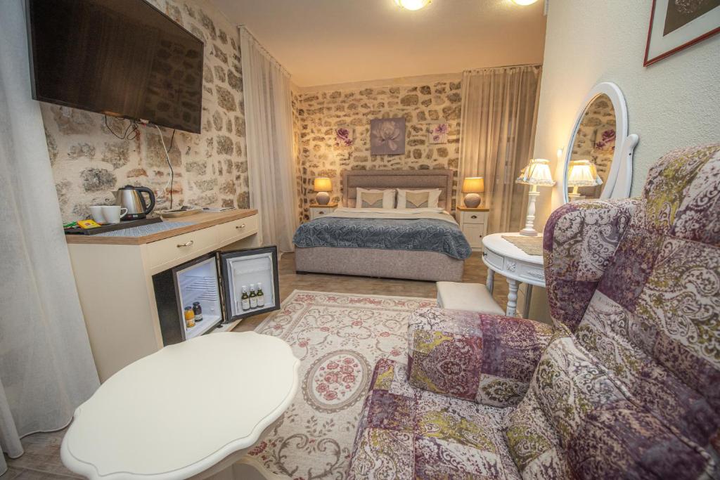 Antika Guesthouse photo 1