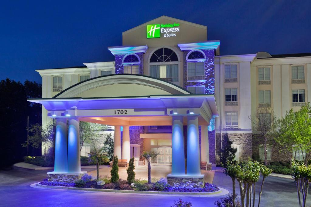 Holiday Inn Express Hotel & Suites Phenix City - Columbus, an IHG Hotel image