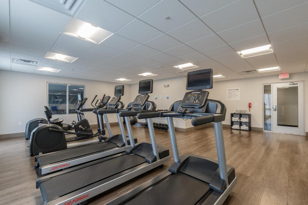 Holiday Inn Express & Suites- South Bend Casino, an IHG Hotel photo 1