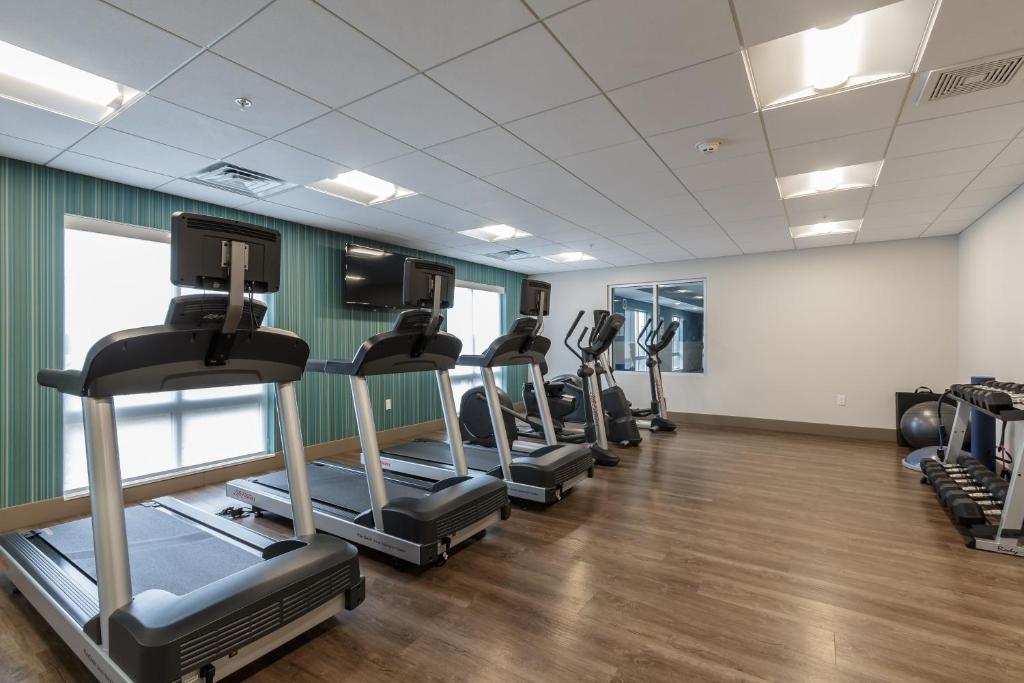 Holiday Inn Express & Suites- South Bend Casino, an IHG Hotel photo 2