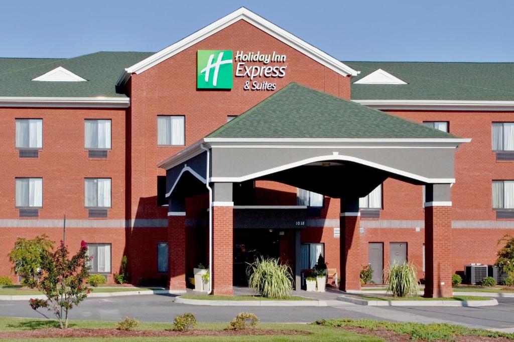 Holiday Inn Express Hotel & Suites Suffolk, an IHG Hotel image