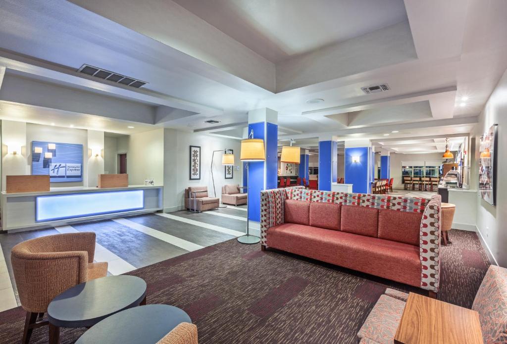 Holiday Inn Express Hotel and Suites Shreveport South Park Plaza, an IHG Hotel photo 3