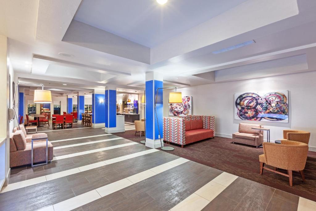 Holiday Inn Express Hotel and Suites Shreveport South Park Plaza, an IHG Hotel photo 4