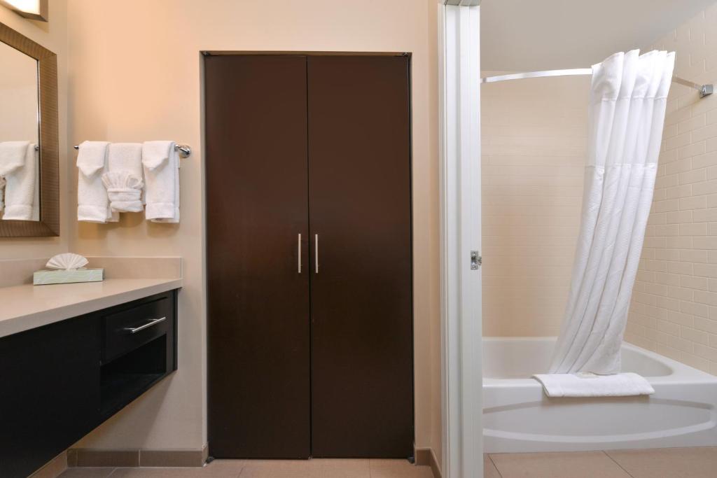 Staybridge Suites Merrillville, an IHG Hotel photo 2