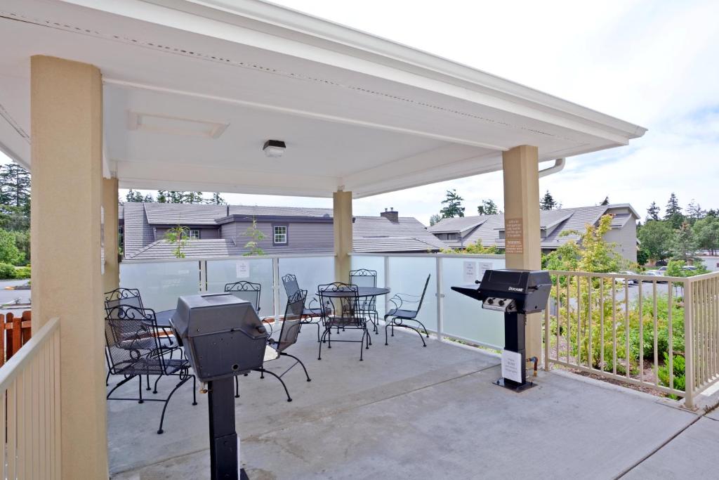 Candlewood Suites Oak Harbor, an IHG Hotel photo 2