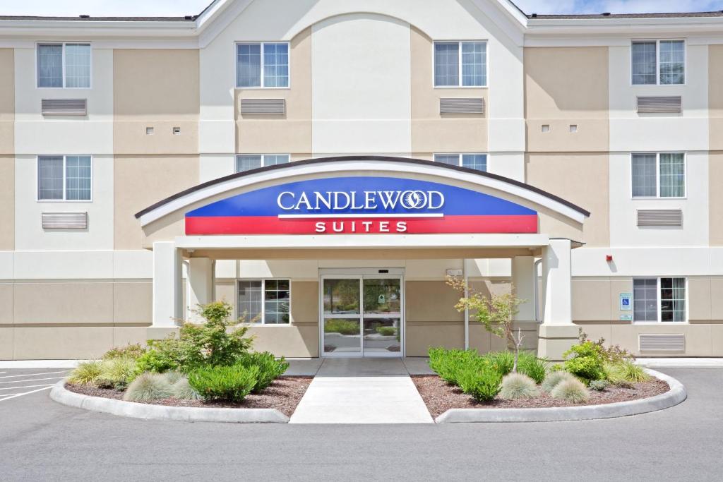Candlewood Suites Oak Harbor, an IHG Hotel photo 4