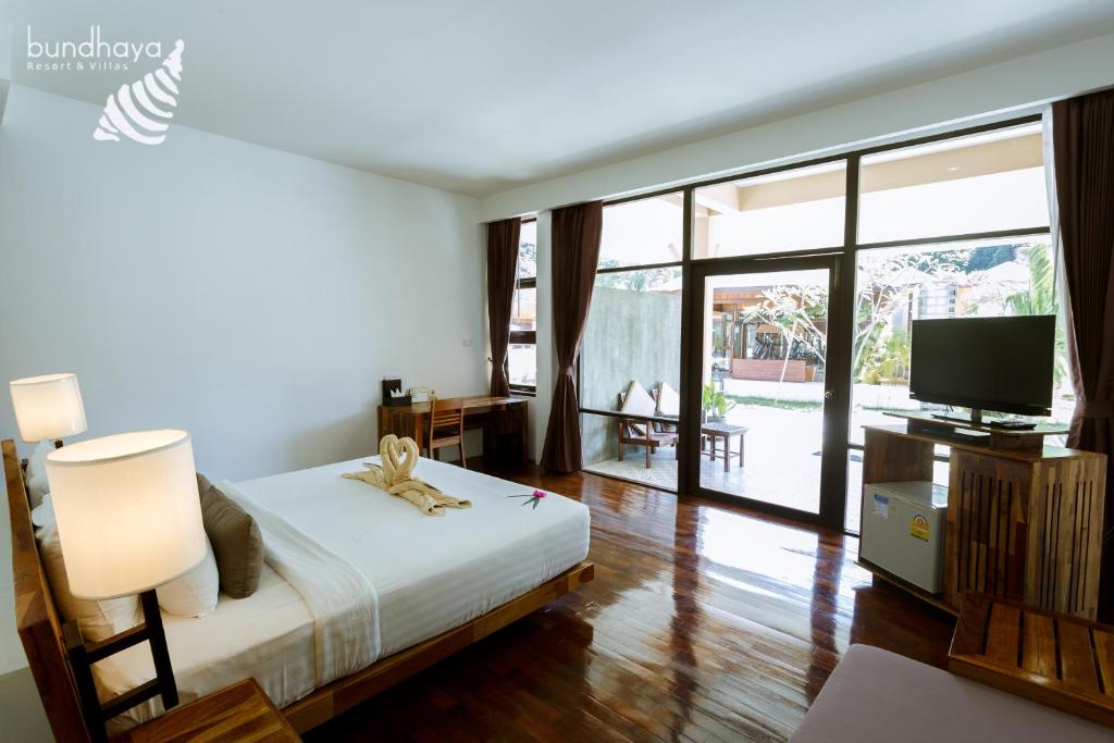 Двухместный (Двухместный номер Делюкс с 1 кроватью и балконом), Bundhaya Villas