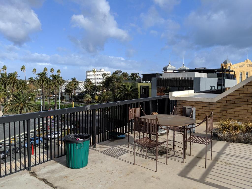 Acland Street Studio Apartment FREE PARKING photo 2